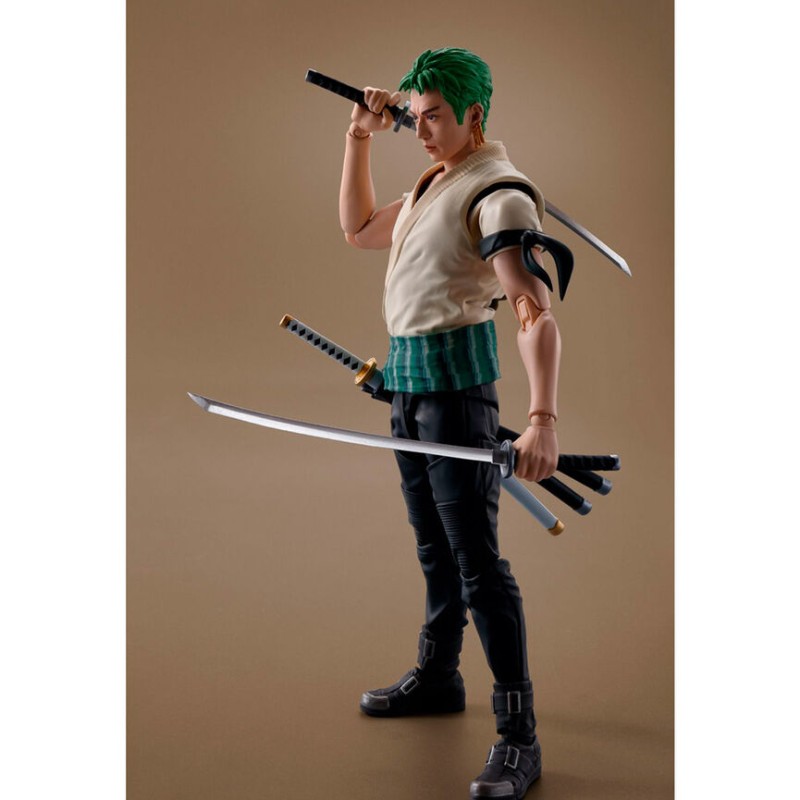 One Piece Netflix Series Roronoa Zoro S.H. Figuarts figure 14.5cm
